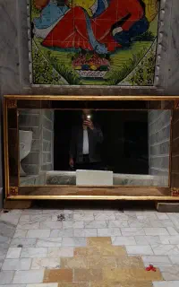 اینه بزرگ سالم و مرتب