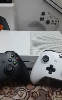 xbox one s 1TB ایکس باکس وان اس در حد نو ۲ دسته