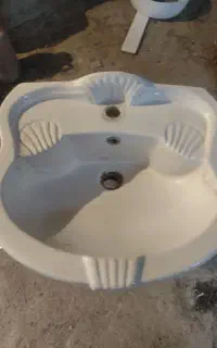 روشویی همراه پایه