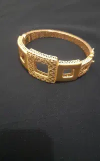 طلا 300بالای تابلو