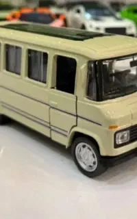 فروش مینی بوس بنز کرم سبز مدل70