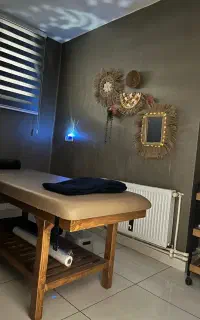 منشی مسئول پذیرش مرکز ماساژ ( بانوان)