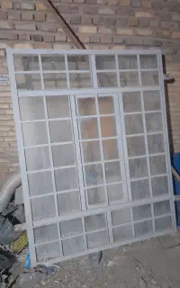 پنجره اهنی ۱.۵ در ۲ متر و تیر اهن ۱۴ اصفهان