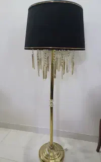 آباژورایستاده