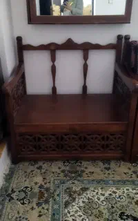 نیمکت چوبی