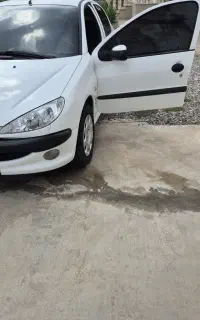 پژو ۲۰۶ تیپ‌۵ مدل ۹۸سیمی
