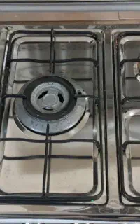 اجاق گاز ۵ شعله ارتا  سالم و تمیز
