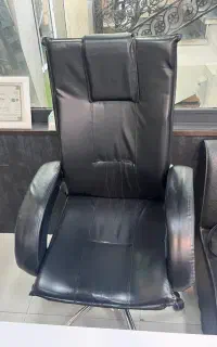 صندلی اداری در حد نو