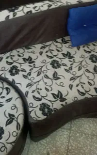 مبل ال نرم و رودوزی شده بدون خط و خش، سالم