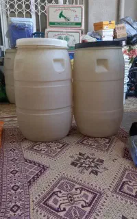 دبه در حد نو کاملا سالم و ضخیم ۱۰۰ لیتر ۱۲۰ لیتر