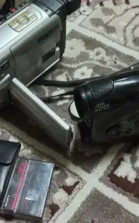 دو عدد دوربین فیلم برداری