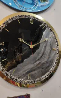 ساعت دیواری طرح طوسی مشکی قطر ۵۰