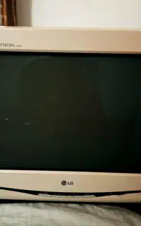 مانیتور Flatron برند LG طرح لبخند