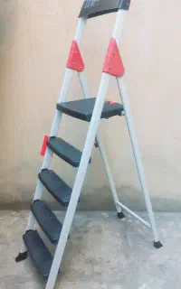 نردبان تاشو