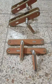 سه جفت دستگیره درب آهنی