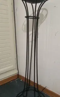 گلدان اهنی فرفورژه