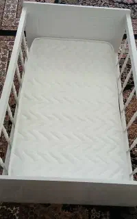 تخت و تشک نوزادی