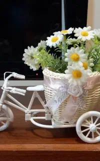 جا گلدونی فانتزی و تزیینی به همراه گل مصنوعی