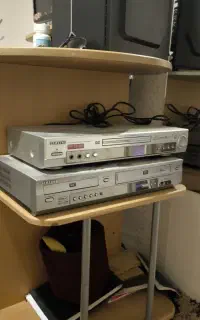 دو عدد دستگاه پخش خانگی DVD+VHS SAMSUNG