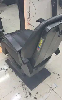 صندلی ارایشگاه مردانه برقی پویا صنعت