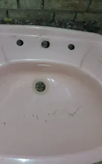 یک عدد روشویی صورتی خوشگل درحد نو