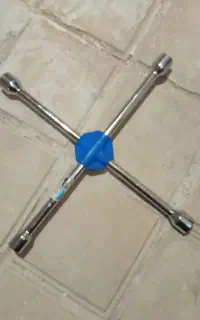 آچار چرخ4پر فرانسوی