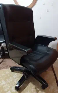 صندلی در حد نو اپنی و مدیریتی اروند در حد نو