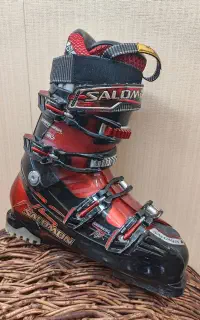 دو عدد کفش اسکی