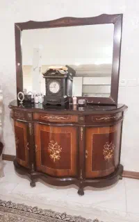 پرده و آیینه کنسول