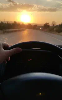 راننده سرویس خانم برای محیط کار