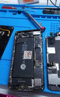 تعمیرات موبایل و فروش و خرید گوشی های شکسته