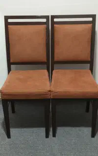 ۲ عدد صندلی بدنه فلز