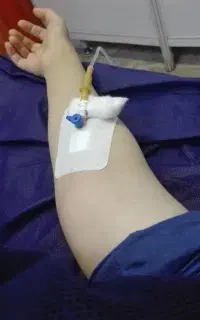 خدمات تزریقات و تعویض سوند و پزشک در منزل