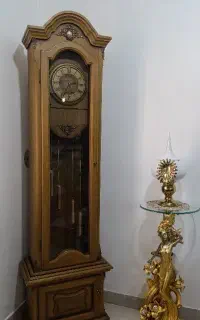 ساعت ایستاده چوبی