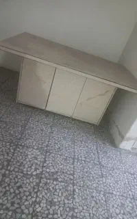 میز اپن با میز کار همراه با شکاف زیرش