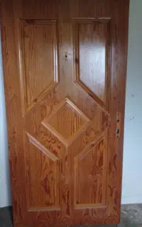 در چوبی در حد نو