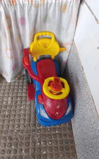 ماشین اسباب بازی و کریر نوزاد