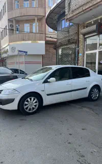 مگان ۲۰۰۰ اتومات در حد