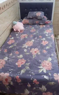 تخت،تشک رویال،لحاف و روبالشی باهم