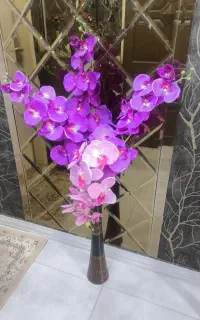 گلدان وگل مصنوعی