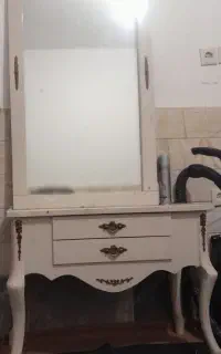 اینه و میز