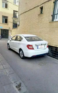 برلیانس ۲۳۰‌ اتومات سفید بی‌رنگ خانگی
