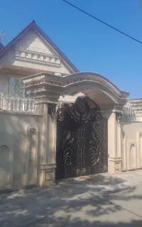 کارگر کاشی و نما کاری
