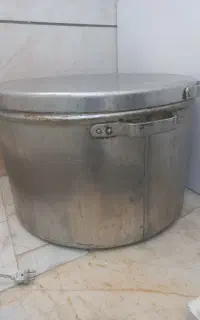 دیگ آشپزی در حد نو