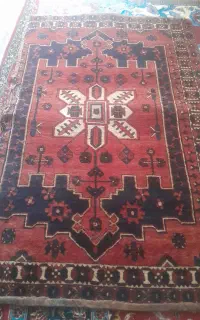 قالی دستباف قدیمی