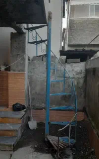 پله گرد اهنی