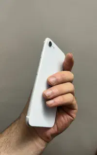 آیفون se2020