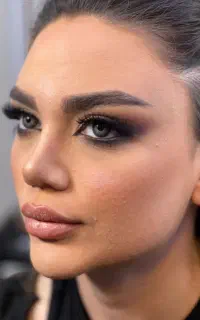 میکاپ حرفه ایی و (پاکسازی پوست و مژه موقت رایگان)