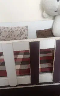 تخت نوزاد چندمنظوره(گهواره،میز تحریر،تخت)
