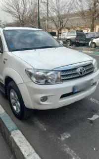 تویوتا فورچونر 2011
